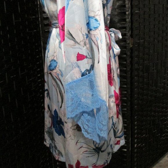 Linea Donatella Ayanna Satin Lace-Trim Robe Blue Floral NWT Sz L/XL - Picture 7 of 7